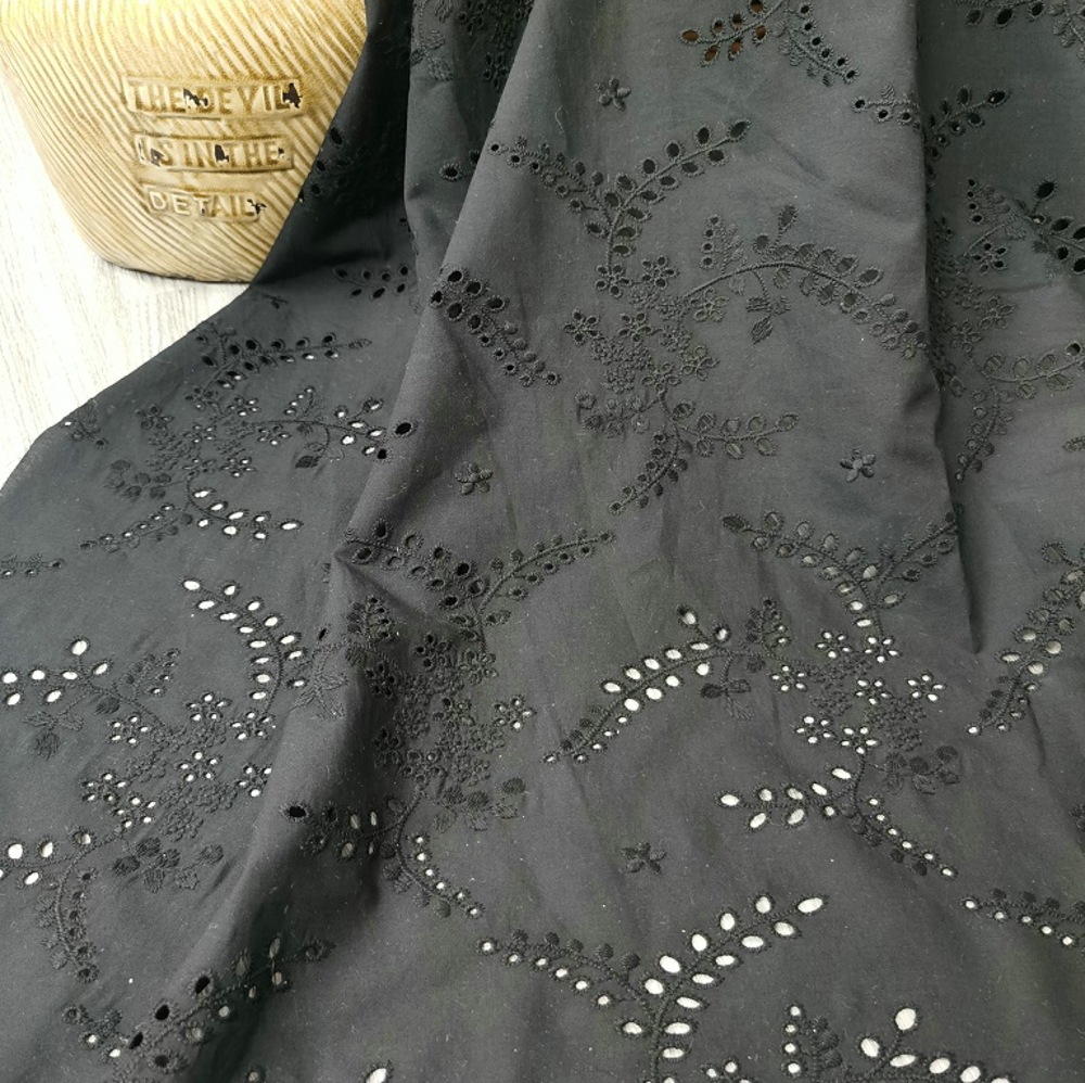 High-quality black hollow-out  - Sewing Eyelet Fabric ulasan dan harga
