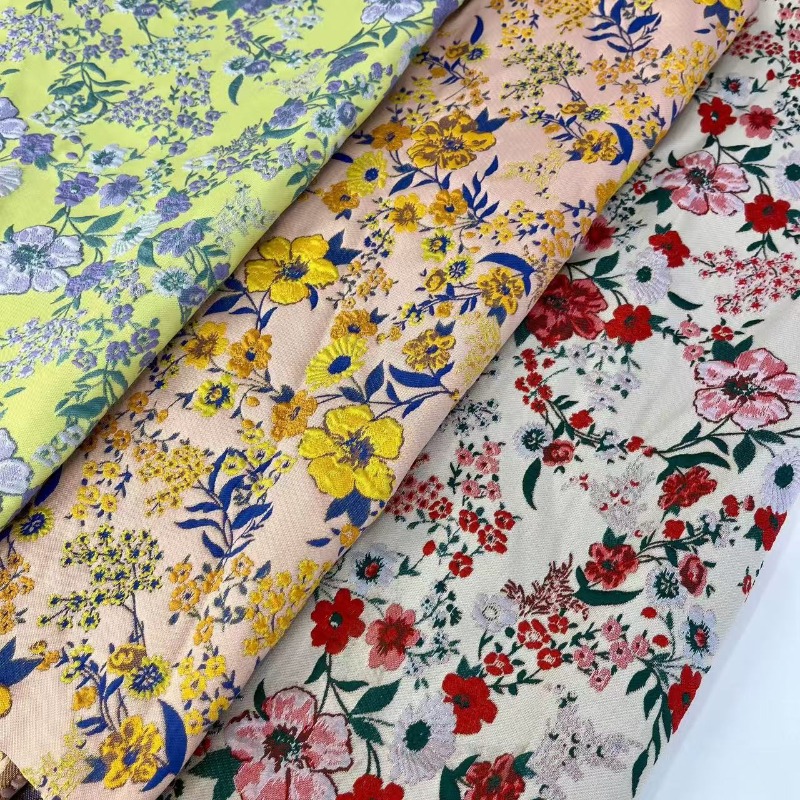 Red Small Floral Jacquard Fabr - Vintage Sewing Textile ulasan dan harga